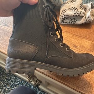 Blowfish black pull-up boots